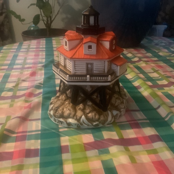 Lighthouse - Picture 4 of 5